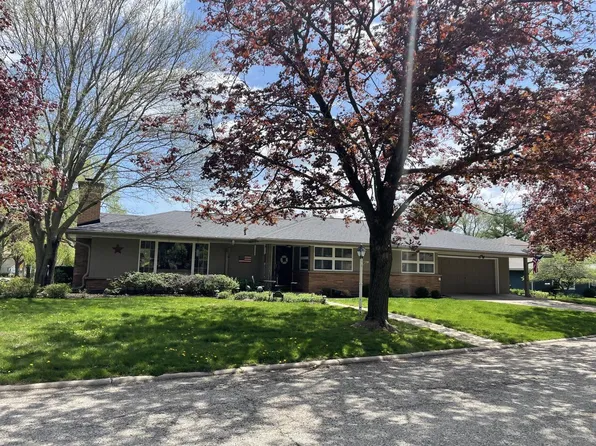 1600 Evergreen LANE, Lake Geneva, WI 53147