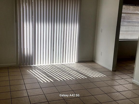 3rd image of 2039 Woodbridge Ln