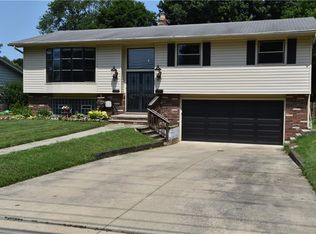 21044 Mastick Rd, Fairview Park, OH 44126