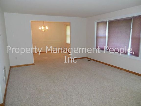 4th image of 3322 Lowell Ln