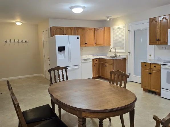 589 Leyden Rd #A, Greenfield, MA 01301