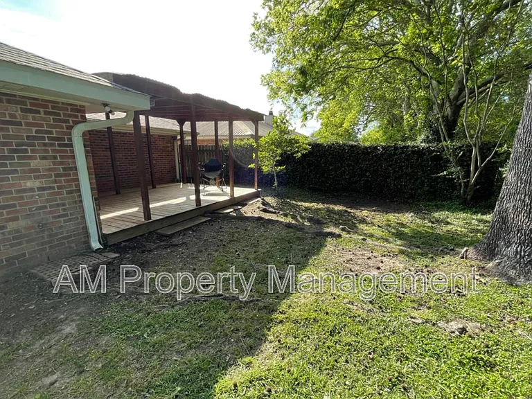 128 Longfellow Dr — Photo 5