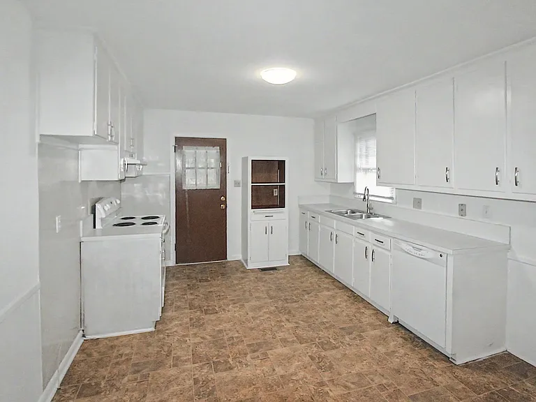 1920 John Moore Rd — Photo 5