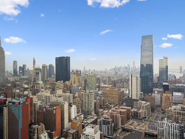 460 West 42nd Street 54D image 1 of 6