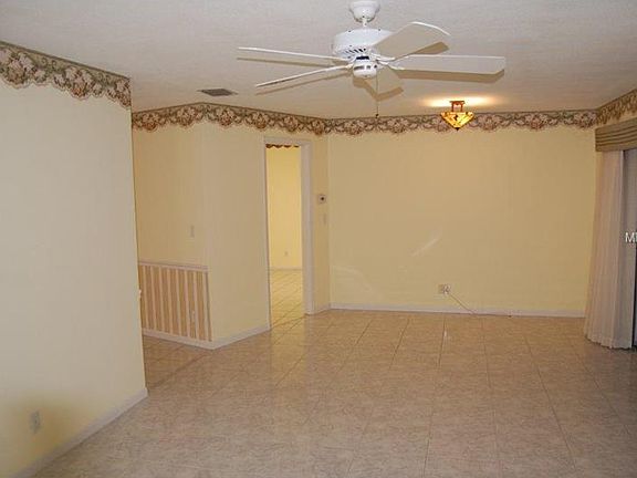 4th image of 1891 Oak Forest Dr E