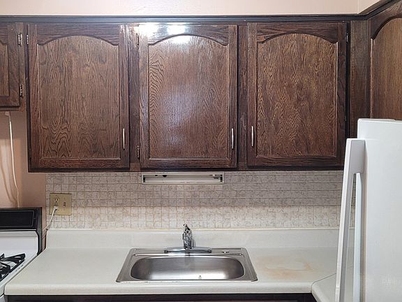 4th image of 1880 Bonnie Ln APT 210
