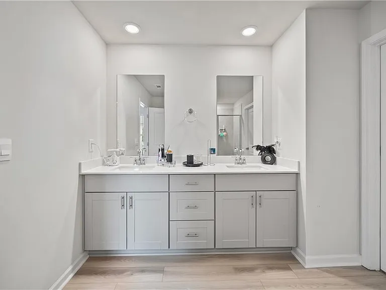 107 Meander Dr — Photo 15