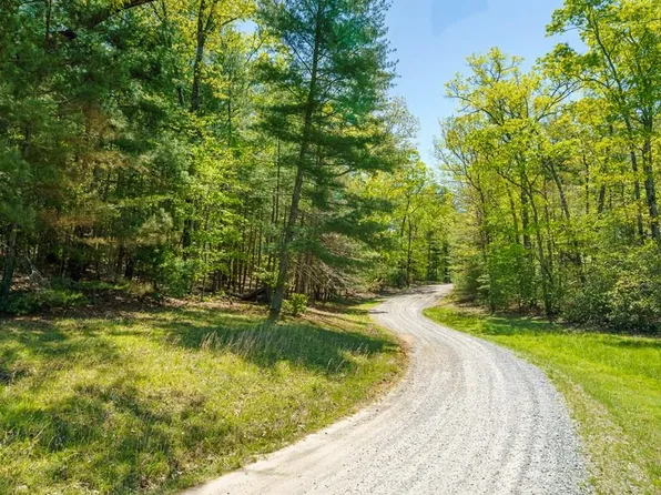 35 Spring Camp Rd, Ellijay, GA 30536