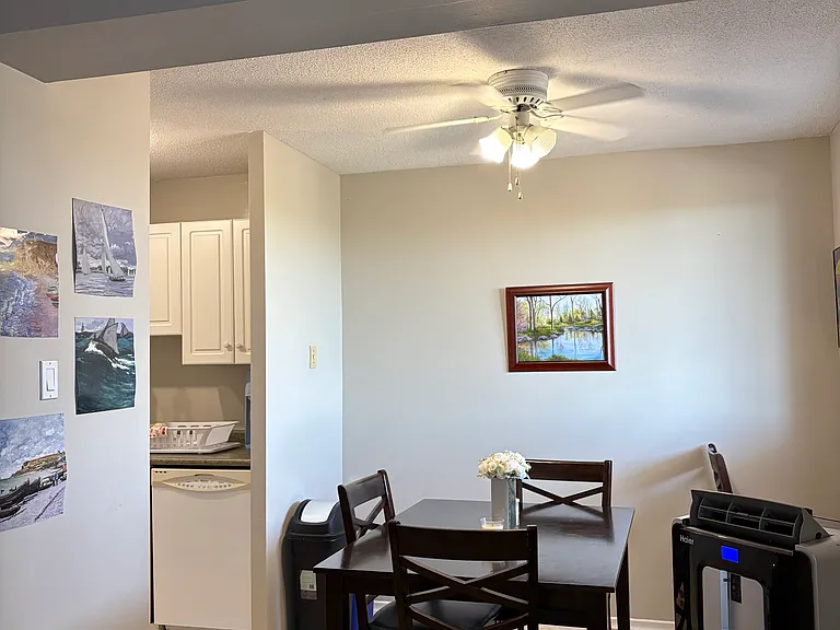 205 Oxford St E #1104 — Photo 4