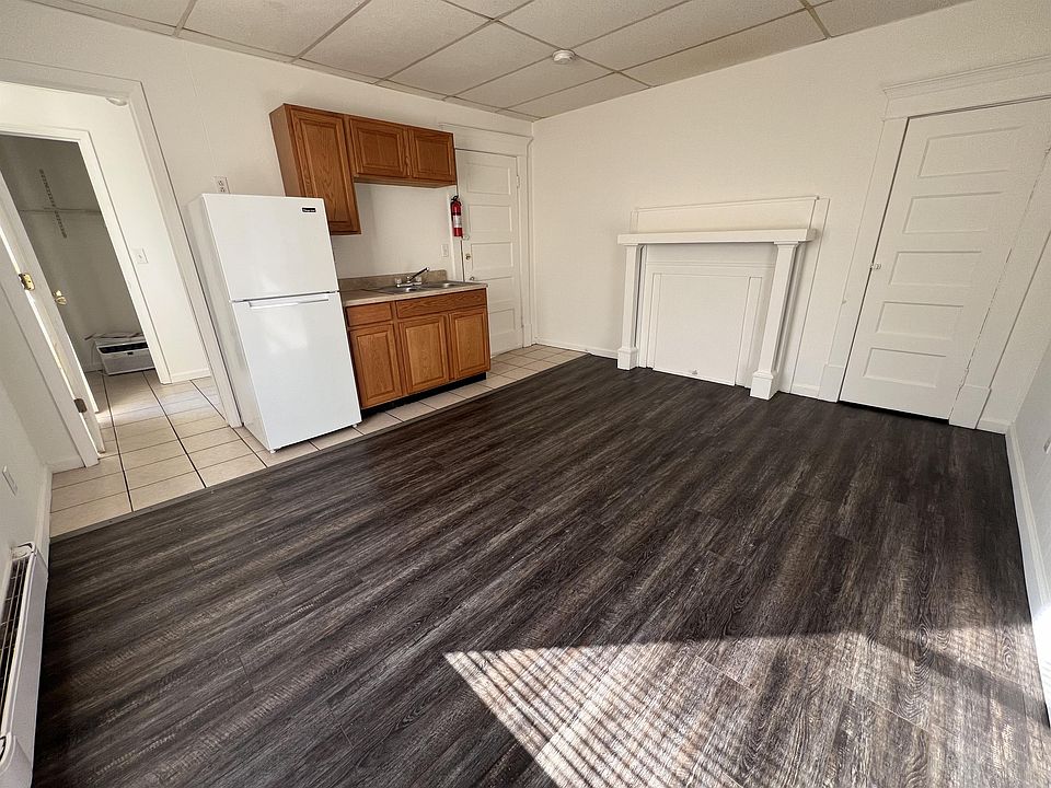 1st image of 786 Locust Ave #C