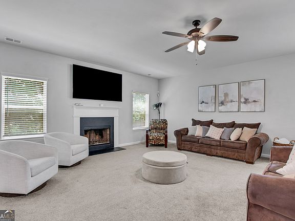 5th image of 4950 Zoya Ct SW