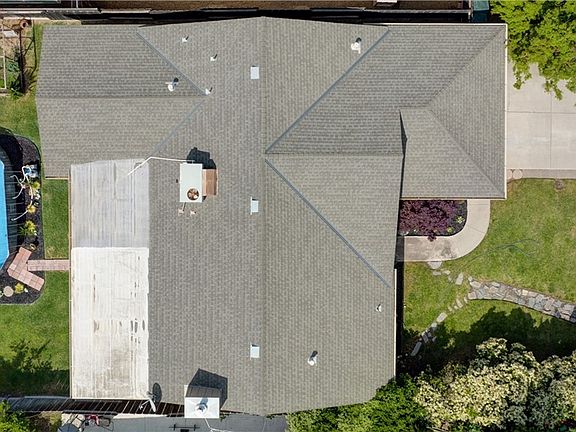 4th image of 508 E Grove Ave