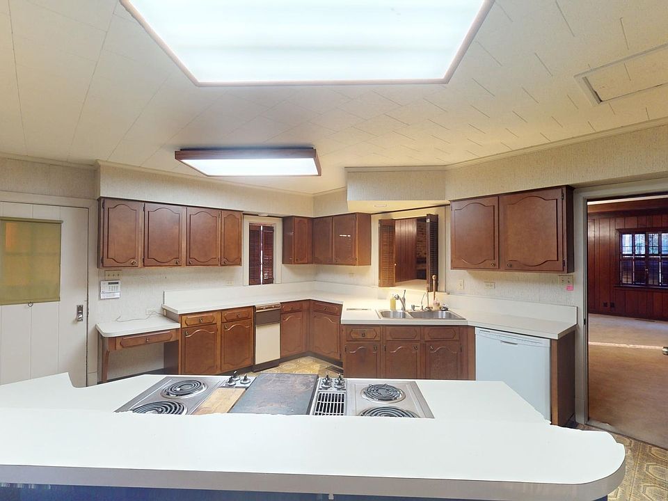 933 Troy Ave, Dyersburg, TN 38024 Zillow