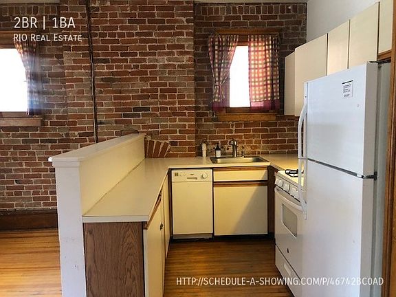 4th image of 1109 N Emerson St APT 1