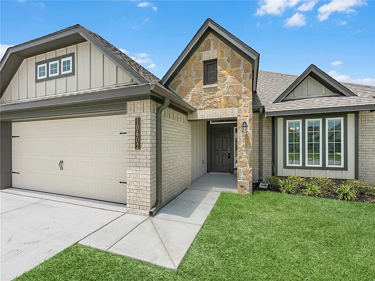 10602 Burgundy Berry Way — Photo 4