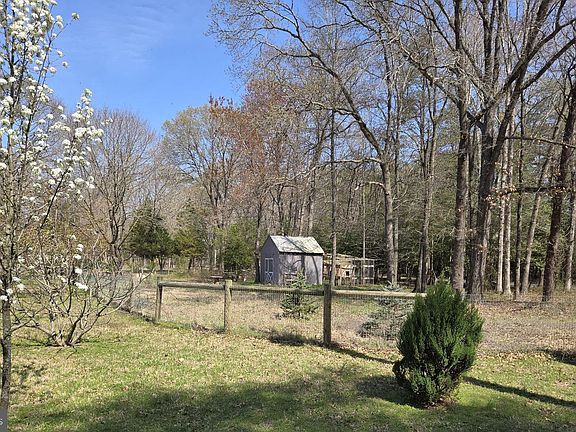 2nd image of 23116 Gilpin Point Rd