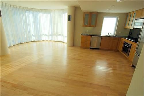 Details: http://www.folsomdistrict.com/listings/view?id=40841