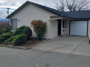 2076 NE Fairview Ave #A, Grants Pass, OR 97526