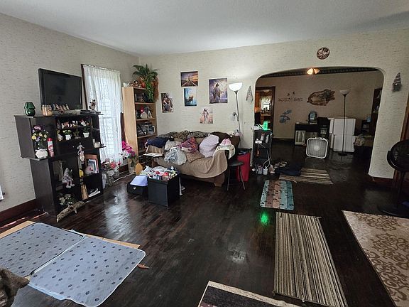 3rd image of 1010 N Kuney St