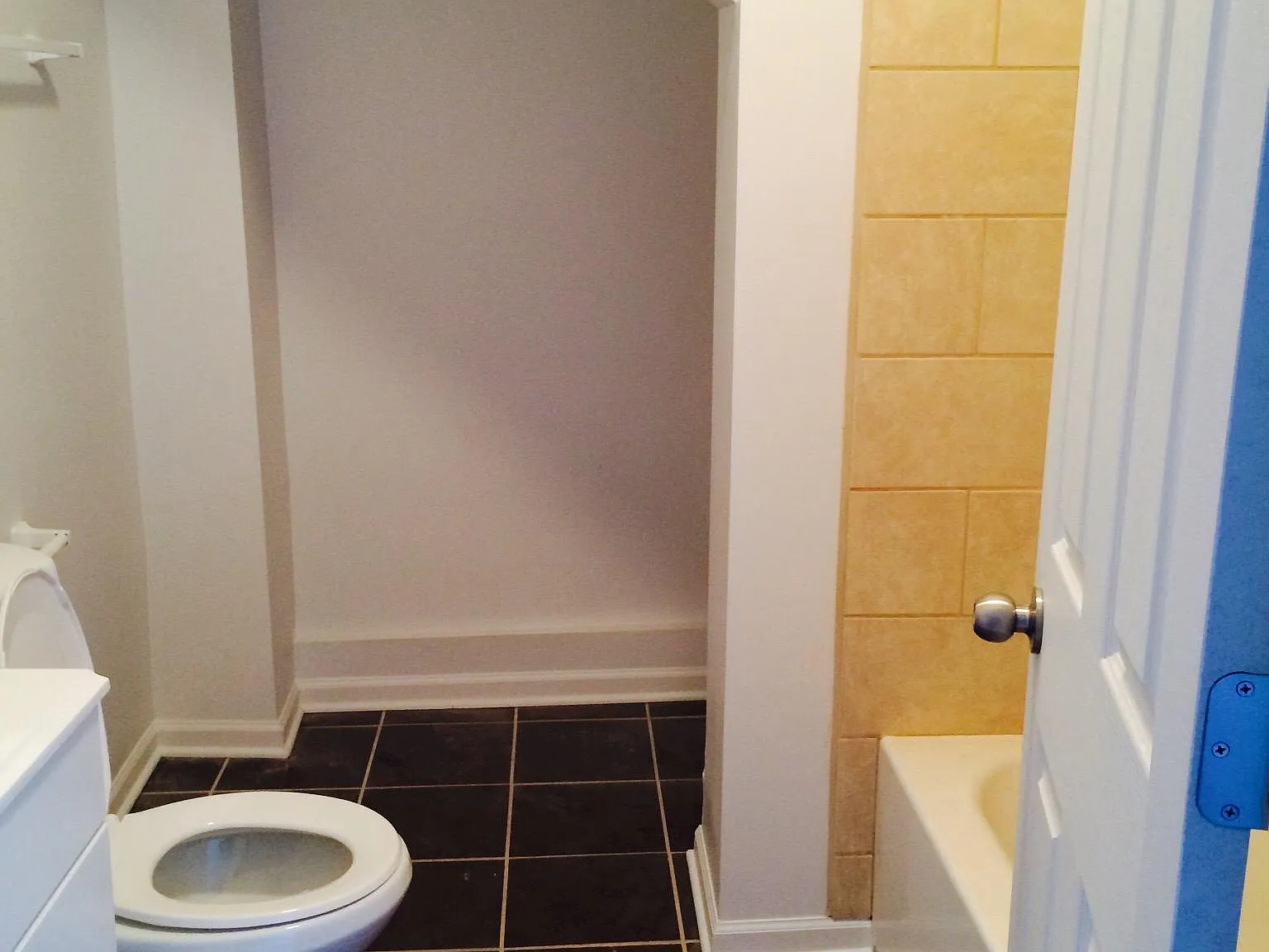 2 bed, 972 sqft, $2,000 — Photo 3