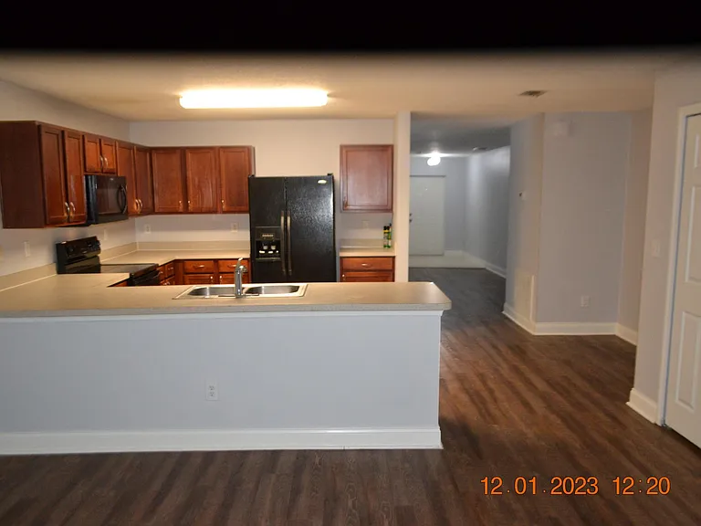 2053 Harcourt Pl — Photo 5
