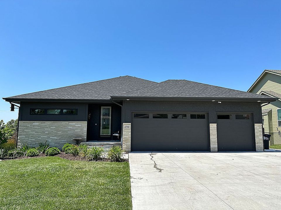 1st image of 2702 N 191st Ave