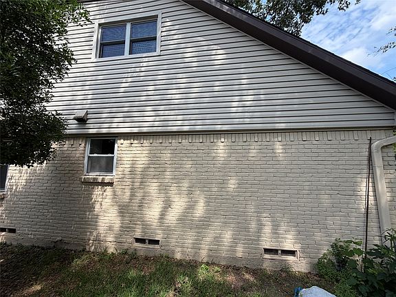 3rd image of 10940 Ferndale Rd
