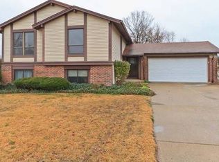 7 Spring Leaf Ct, Saint Peters, MO 63376