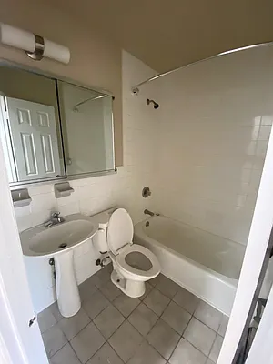 Rented by Bahar Management | media 26