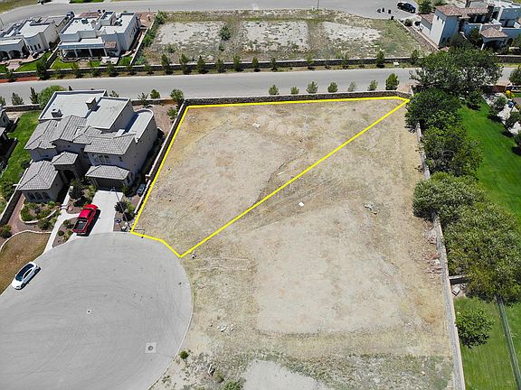 2nd image of 5029 Jardines Pl