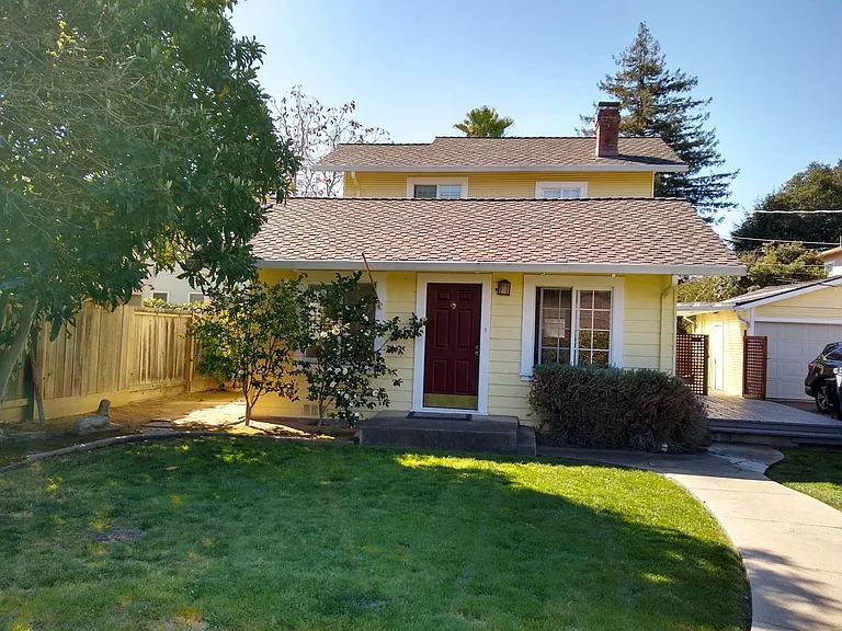 1349 Snow St — Photo 1