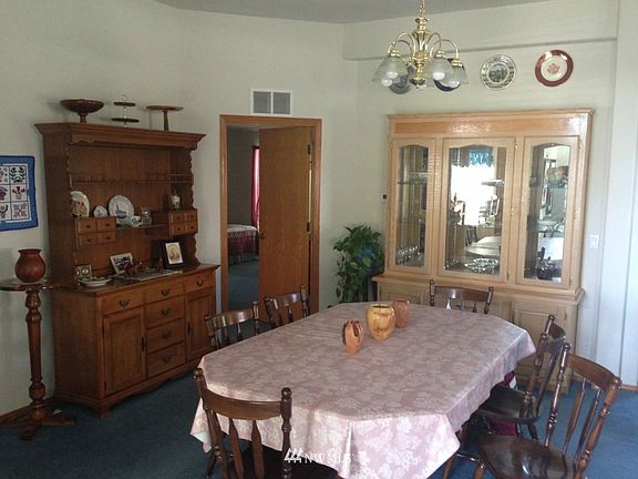 3rd image of 11376 Thompson Place NE