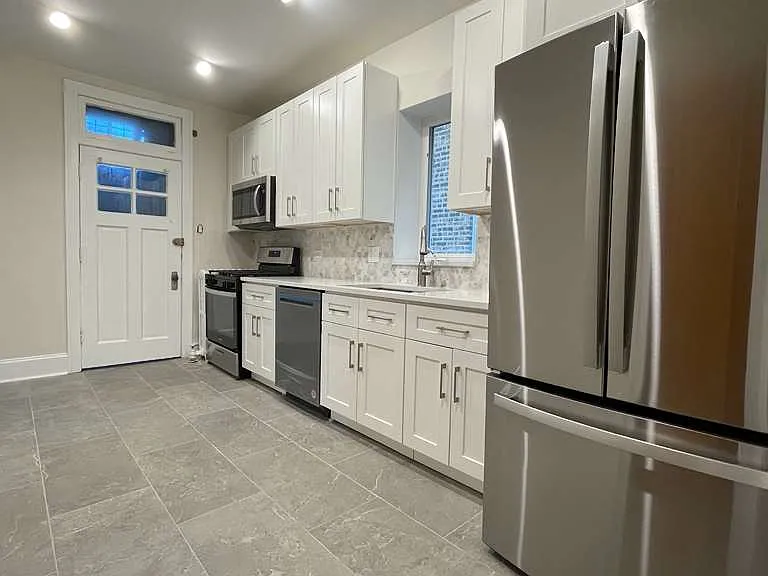 2734 W Winnemac Ave #2 — Photo 10