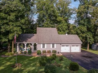 109 Hackberry Ln, Highland, IL 62249