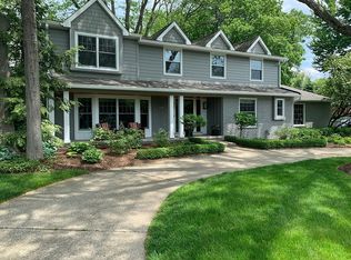 32240 Robinhood Dr, Beverly Hills, MI
