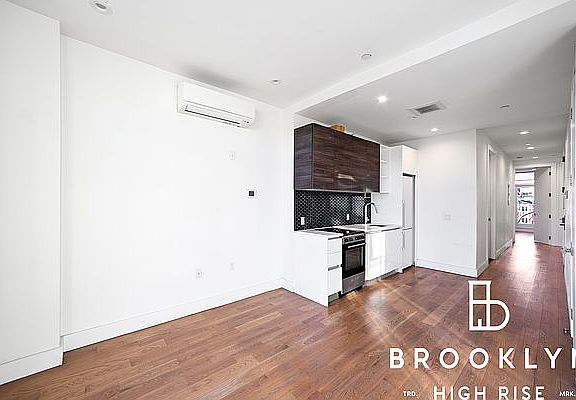 5th image of 530 Midwood St APT 4J
