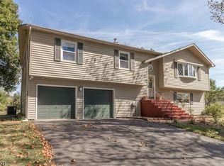 6 Dryden Ter, Phillipsburg, NJ 08865