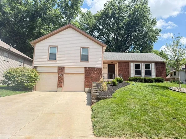 8107 Hauser Dr, Lenexa, KS 66215