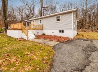 2 Oak Rd, Sussex, NJ 07461