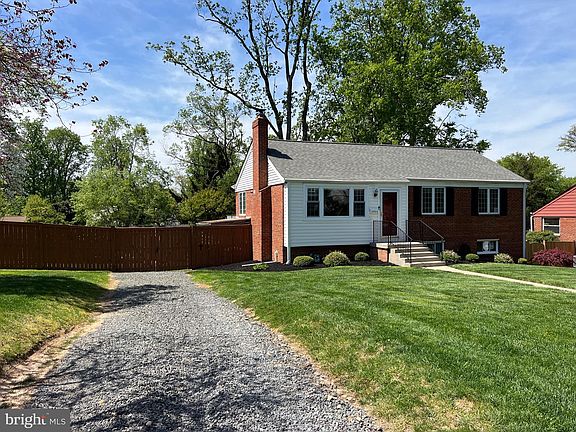 2nd image of 3904 Brenda Ln