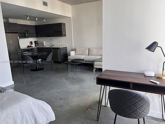 5th image of 151 SE 1st St APT 2907