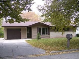 1704 Wedgewood Dr, Green Bay, WI 54303