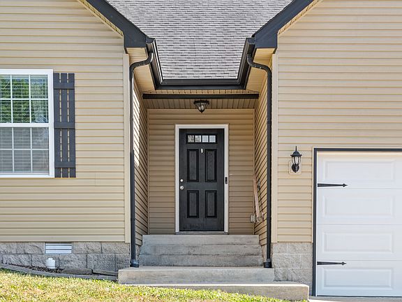 2nd image of 412 Leslie Wood Dr