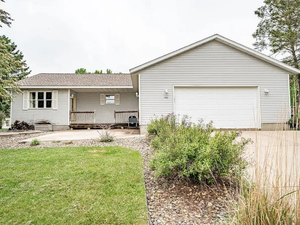 702 E Campbell St, Ellsworth, WI 54011