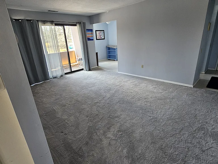 62 Shrewsbury Green Dr — Photo 14
