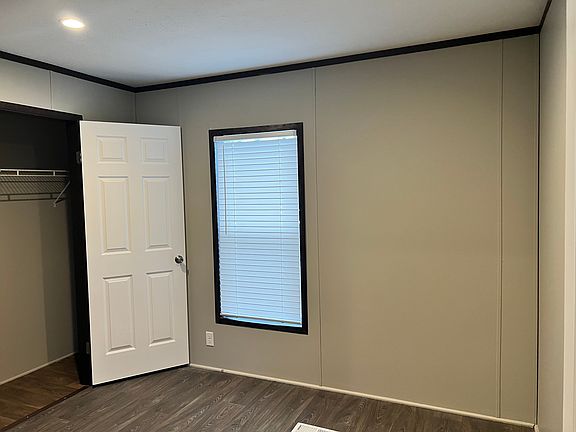 5th image of 3519 Loveside Ter #415