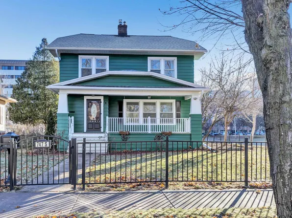 747 S Jackson St, Green Bay, WI 54301