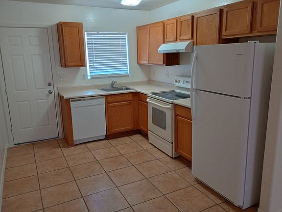 2nd image of 403 N Sunshine Blvd #A