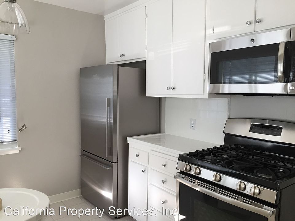 1st image of 970 Crane St #4