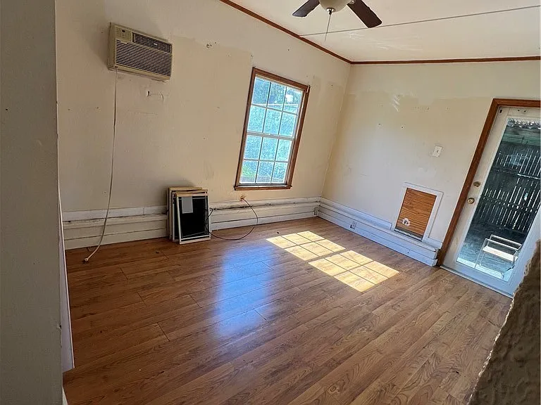 3835 Lake St — Photo 6